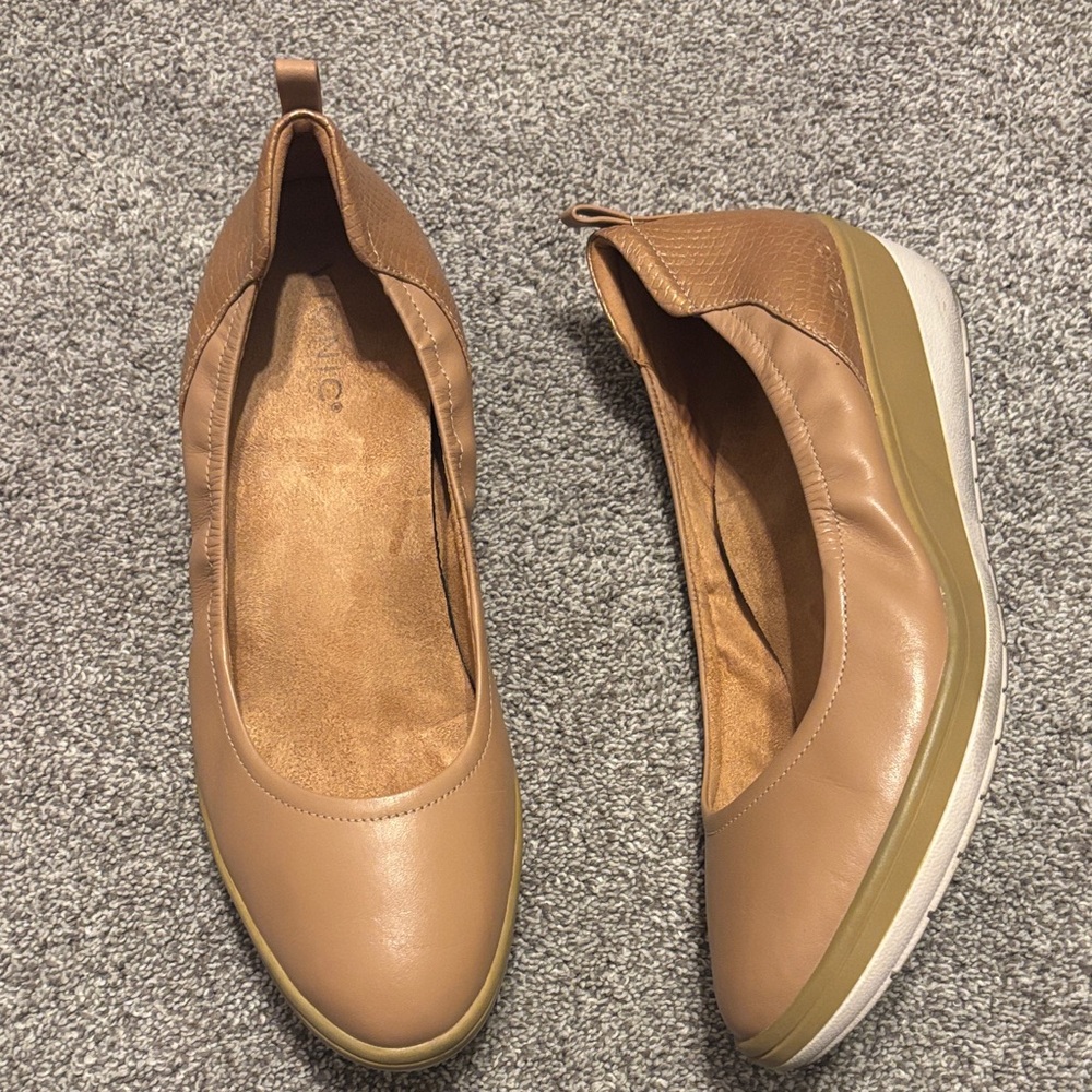 Vionic Jacey Leather Wedge Heel